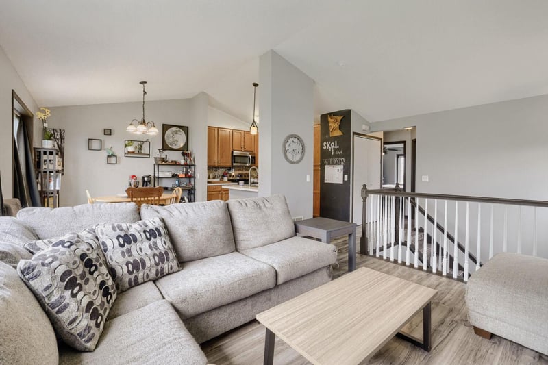 15663 Finch Ave, Apple Valley, MN 55124