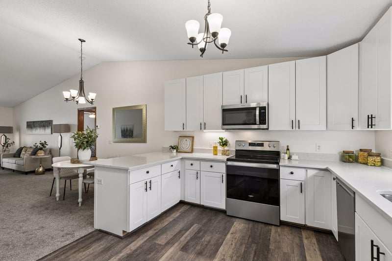 13049 Penn Ave S, Burnsville, MN 55337