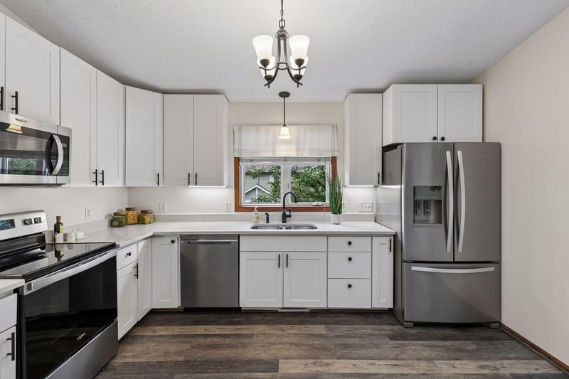 13049 Penn Ave S, Burnsville, MN 55337