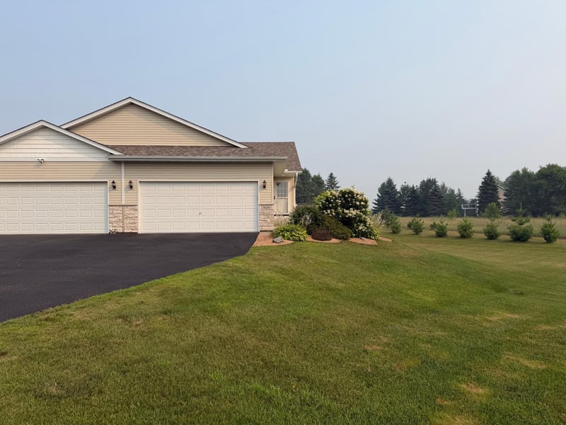 38260 Explorer Cir, North Branch, MN 55056