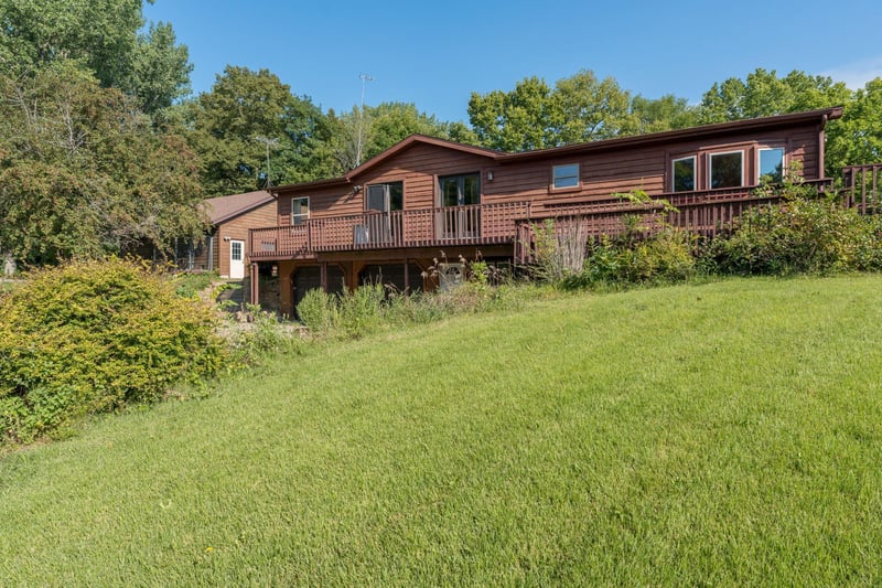 37849 Hillside Dr, Saint Peter, MN 56082