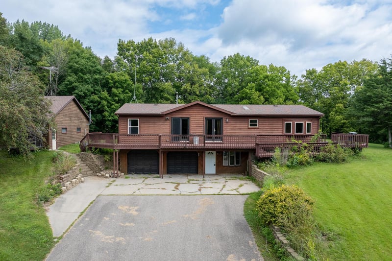 37849 Hillside Dr, Saint Peter, MN 56082