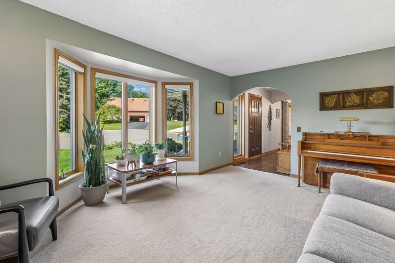 1635 Mallard Cir, Eagan, MN 55122