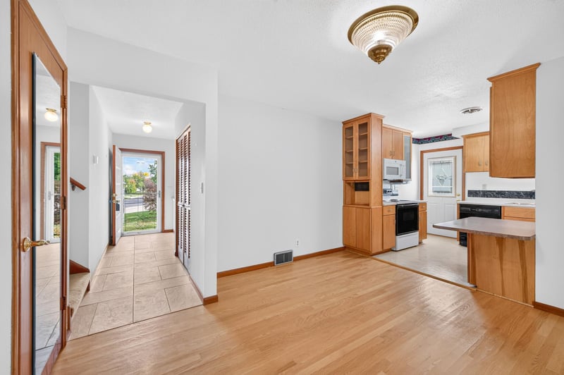 3617 Boone Ave N, New Hope, MN 55427