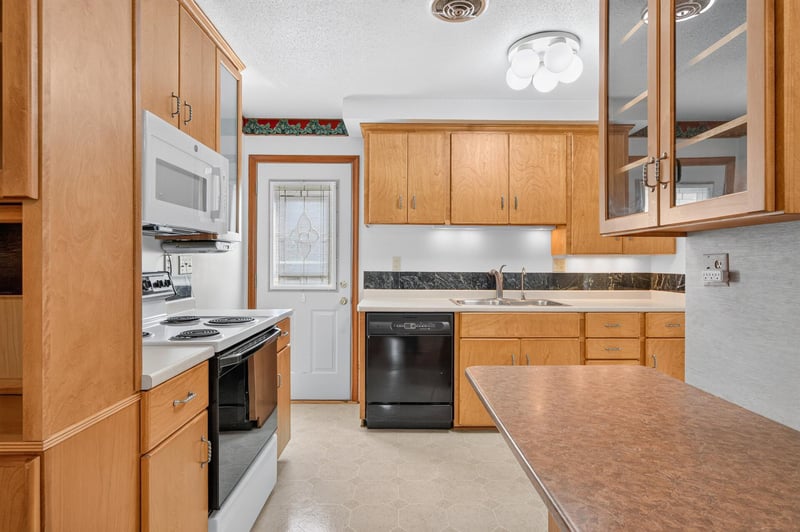 3617 Boone Ave N, New Hope, MN 55427