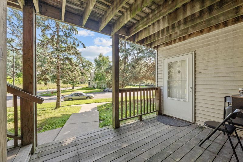 1053 Cromwell Ave, Saint Paul, MN 55114