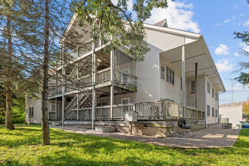 1053 Cromwell Ave, Saint Paul, MN 55114