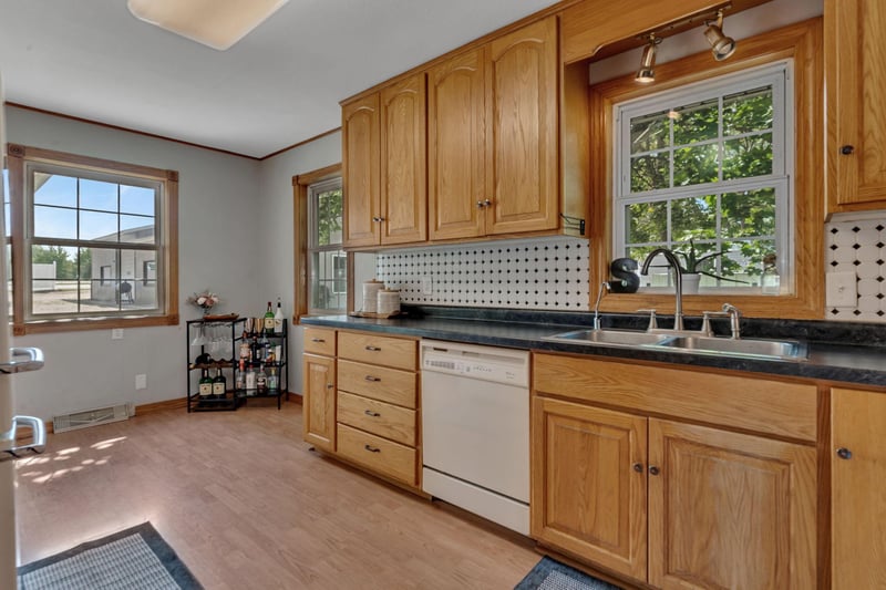9372 71st St NE, Spicer, MN 56288