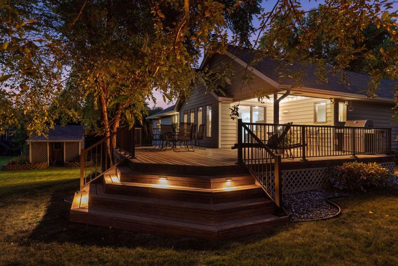 1736 White Oak Dr, Chaska, MN 55318
