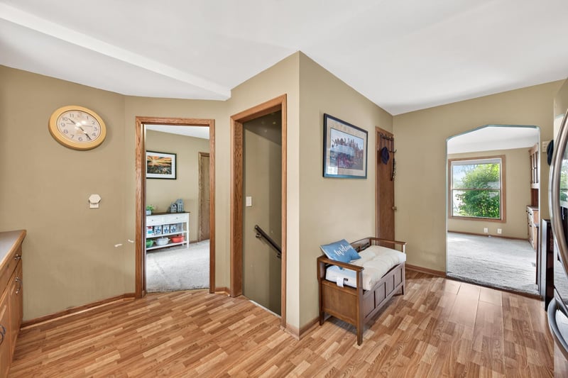 1684 Long Lake Rd, New Brighton, MN 55112