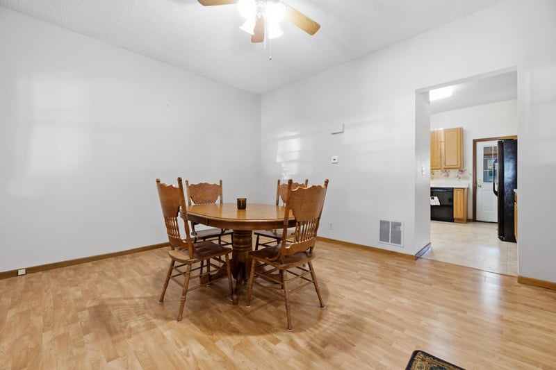 351 E Sanborn St, Winona, MN 55987