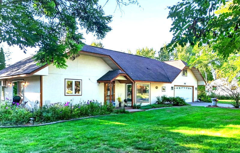 313 5th St, Pine River, MN 56474