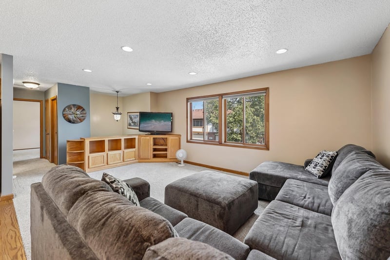 784 125th Ln NE, Blaine, MN 55434