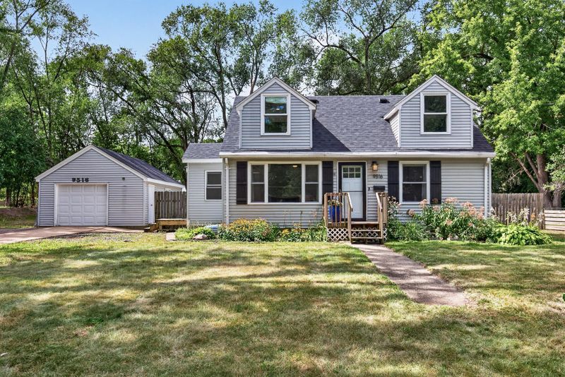 9516 10th Ave S, Bloomington, MN 55420