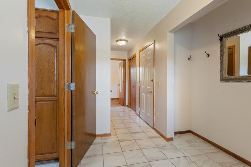 1433 Morris Ave, Hinckley, MN 55037