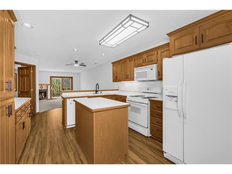 1214 Island Dr, Forest Lake, MN 55025