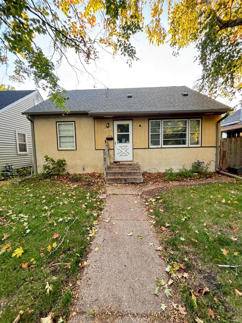 4939 Oliver Ave N, Minneapolis, MN 55430