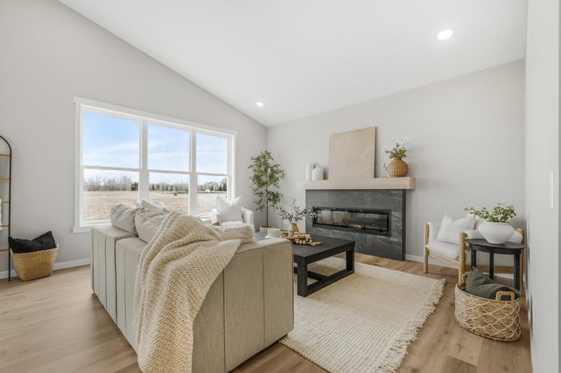 713 David Way, Isanti, MN 55040