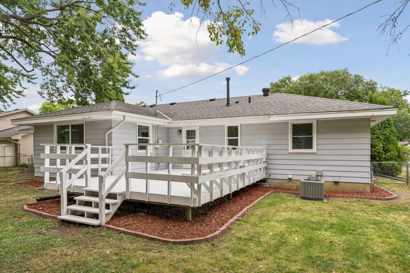 6109 Bethia Ln, Brooklyn Park, MN 55429