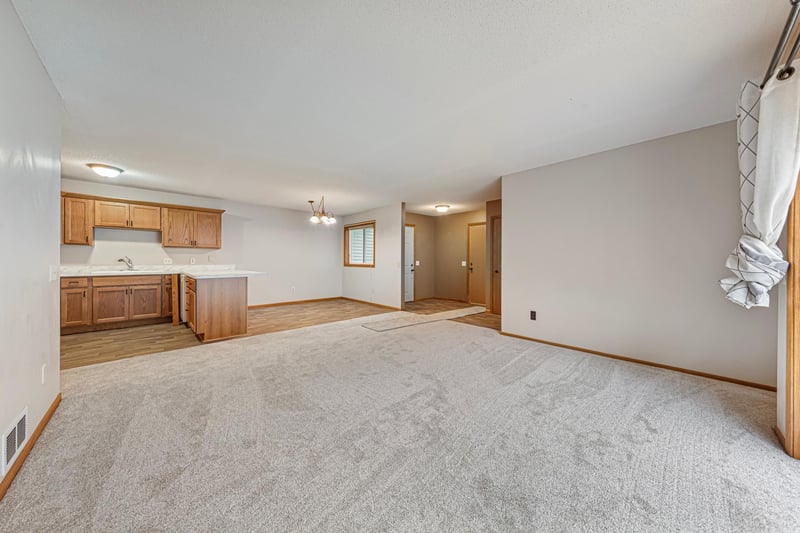 417 Whispering River Ln, Farmington, MN 55024