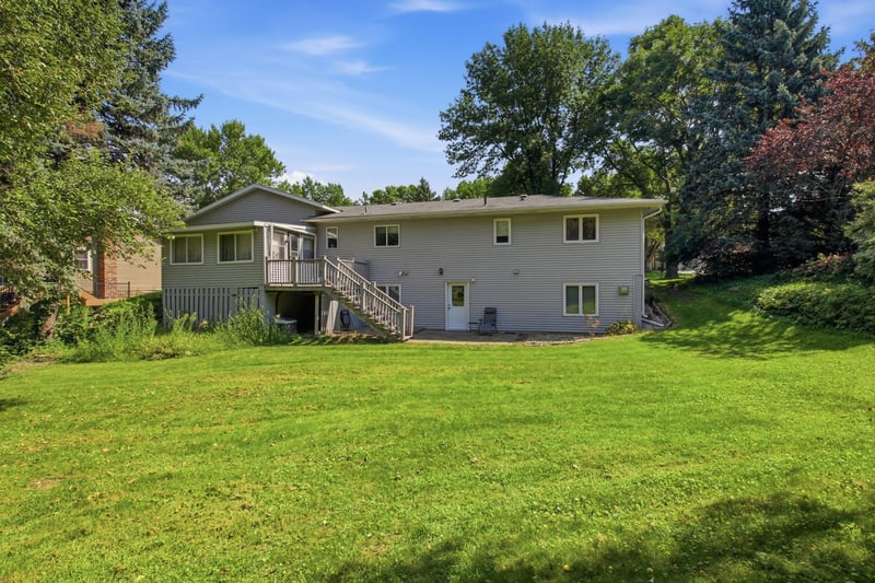 2750 Fairway Dr NE, Willmar, MN 56201