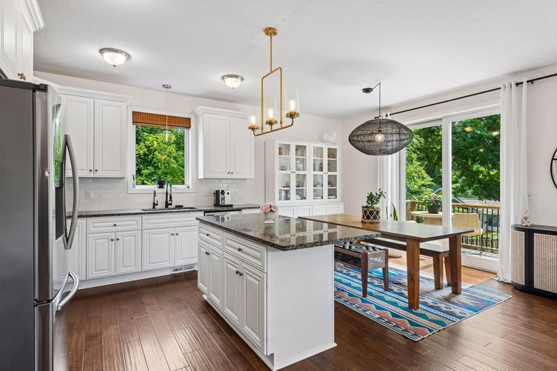 4663 Suffolk Rd, Mound, MN 55364