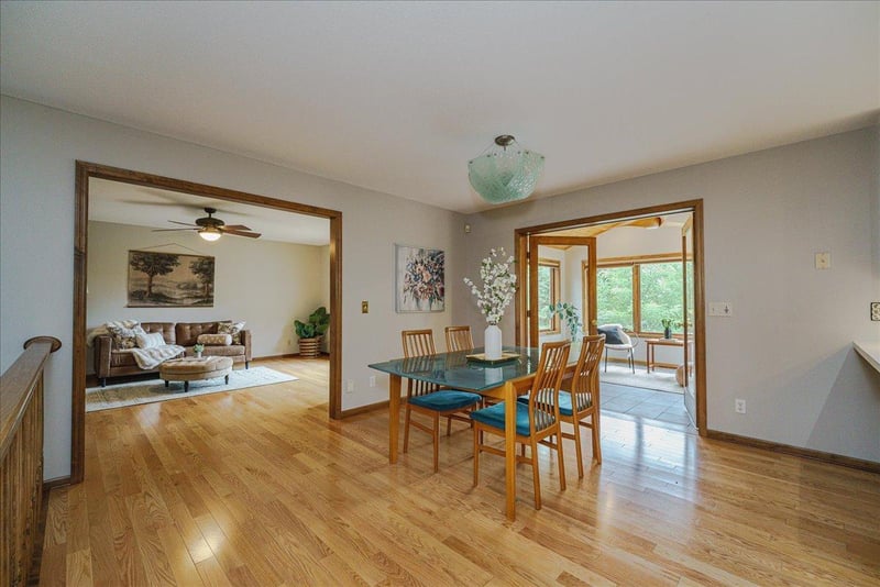 1060 Dennis St S, Maplewood, MN 55119