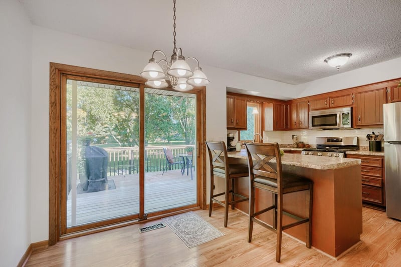 16820 Honeysuckle Ln, Eden Prairie, MN 55346