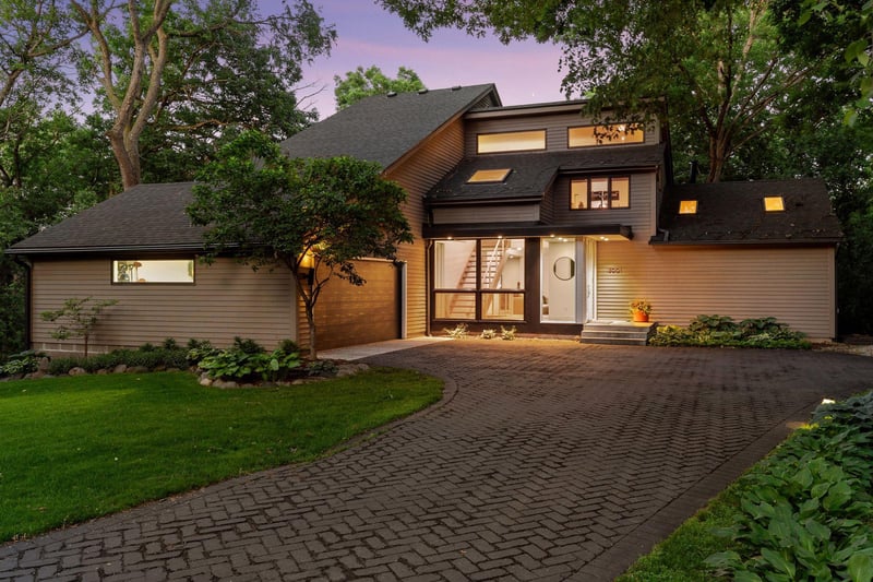 13001 Brenwood Trl, Minnetonka, MN 55343