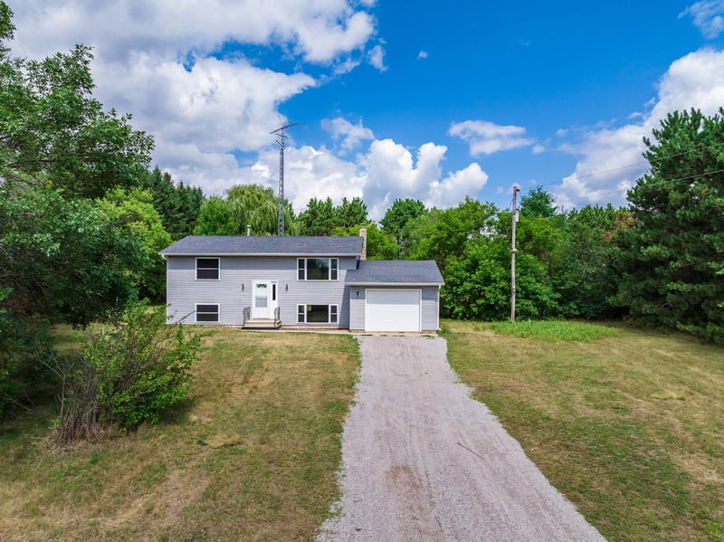 16042 203rd St, Little Falls, MN 56345