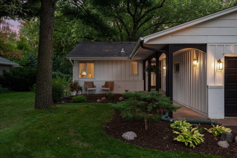 4440 Vandervork Ave, Edina, MN 55436