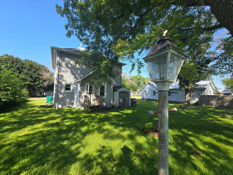 129 S Main St, Sherburn, MN 56171