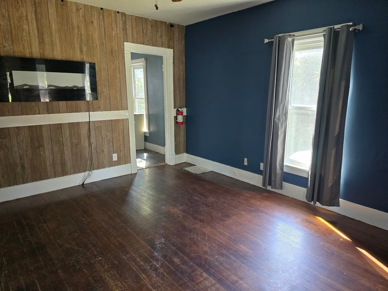 129 S Main St, Sherburn, MN 56171