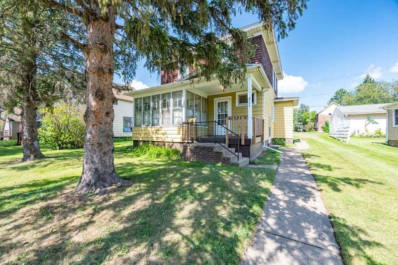 514 W 2nd Ave, Keewatin, MN 55753
