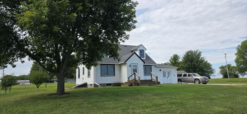 206 E Main St, Wanda, MN 56294