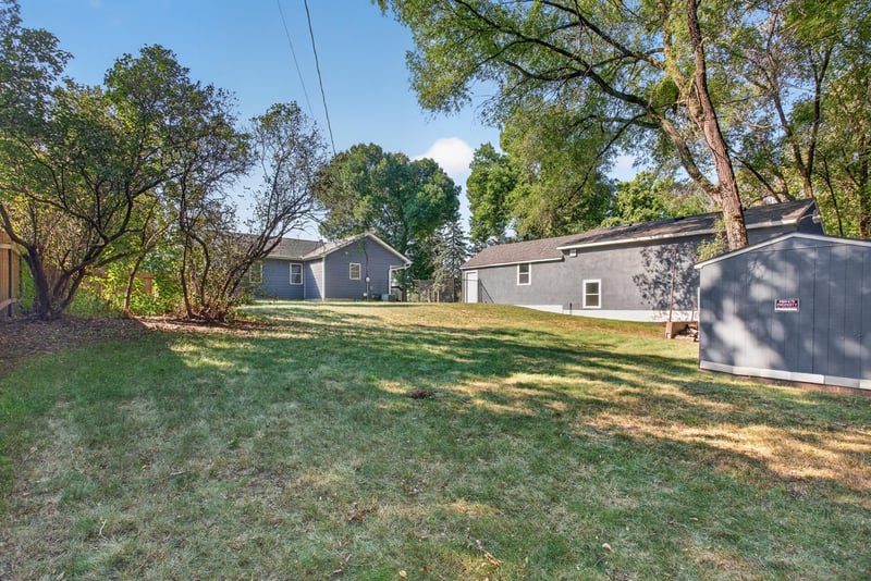 935 5th Ave W, Shakopee, MN 55379