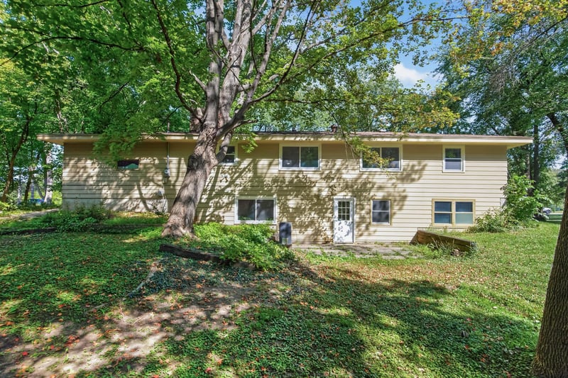 10761 Crow Hassan Park Rd, Hanover, MN 55341