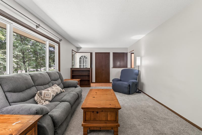 10761 Crow Hassan Park Rd, Hanover, MN 55341
