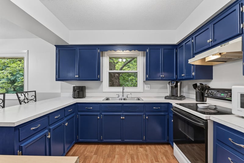 10761 Crow Hassan Park Rd, Hanover, MN 55341