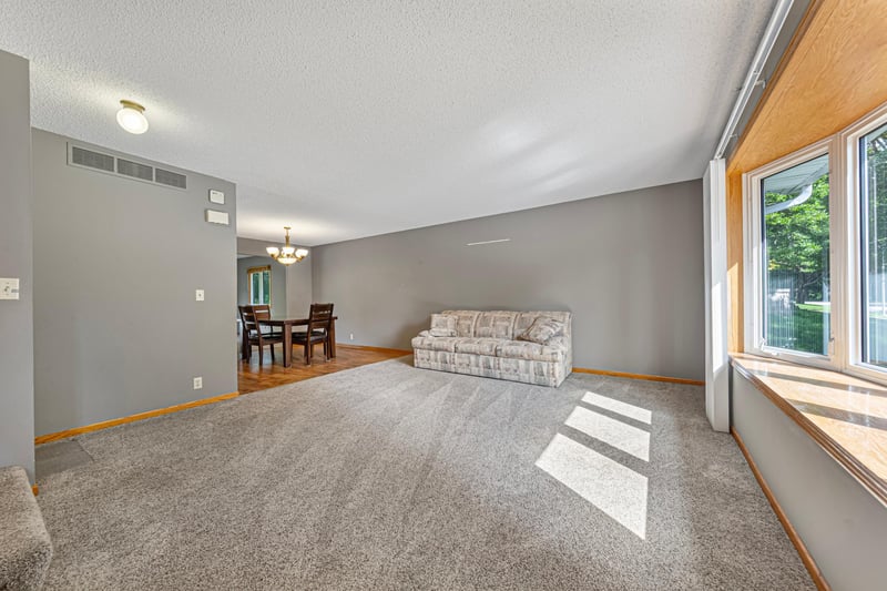 606 N 9th St, Saint Peter, MN 56082