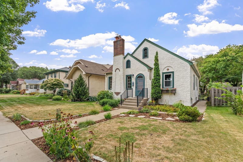 2722 Garfield St NE, Minneapolis, MN 55418