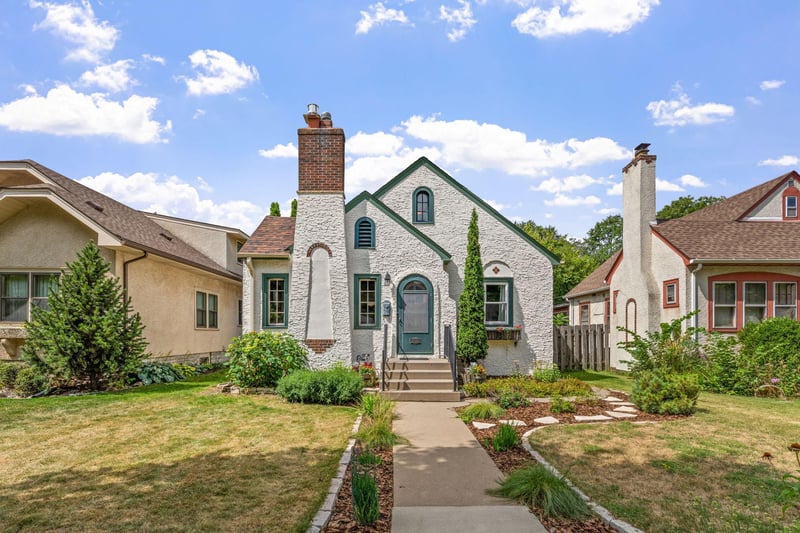 2722 Garfield St NE, Minneapolis, MN 55418