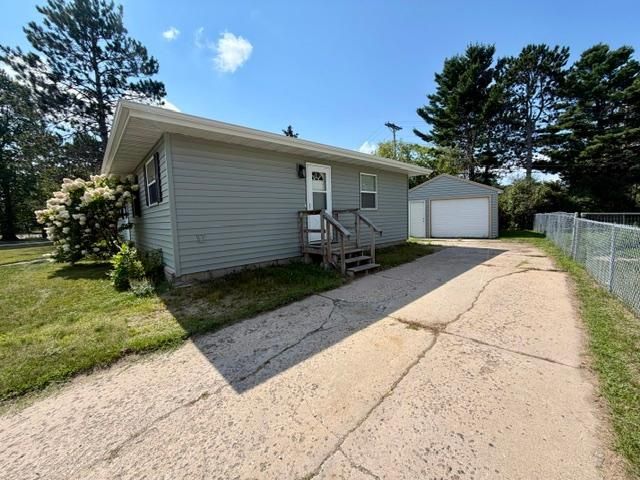 915 NE 7th Ave, Grand Rapids, MN 55744