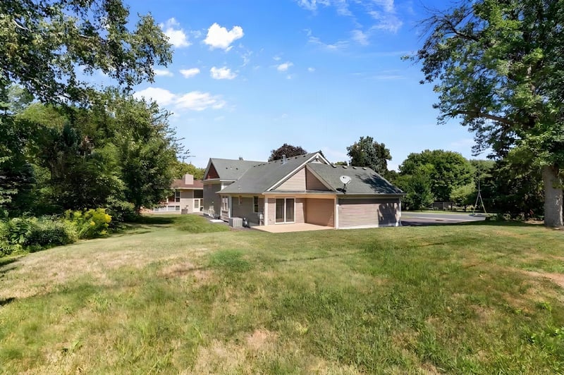 500 Driftwood Rd, New Brighton, MN 55112