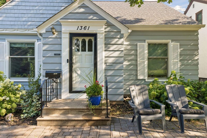 1361 Highland Pw, Saint Paul, MN 55116
