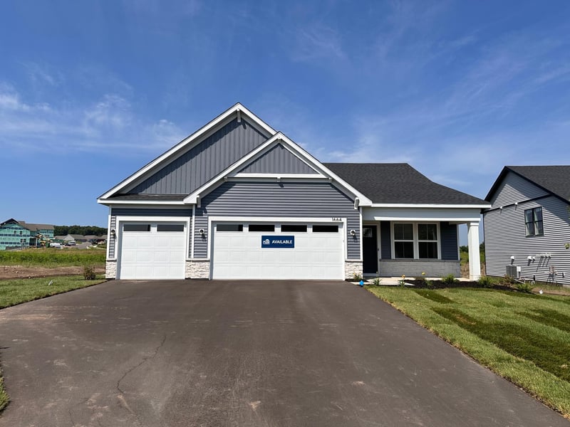 1664 Lund Way, Shakopee, MN 55379