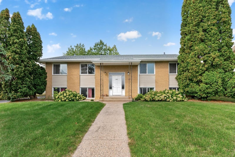 2701 Virginia Ave N, New Hope, MN 55427