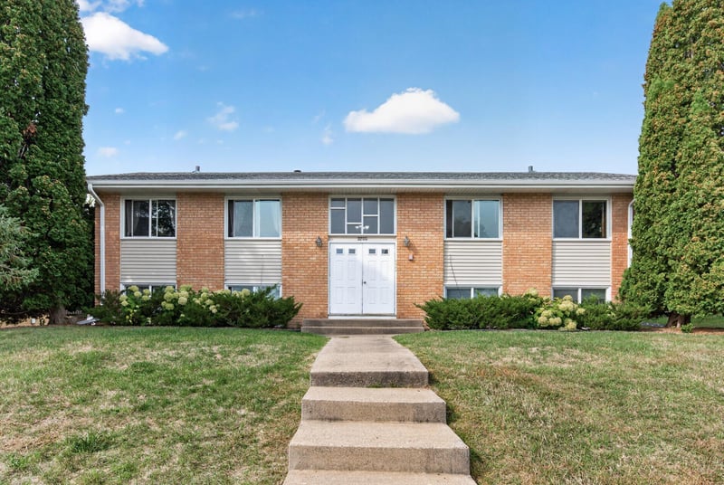 2709 Virginia Ave N, New Hope, MN 55427