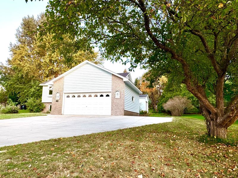 1827 Haller Way, Saint Cloud, MN 56301