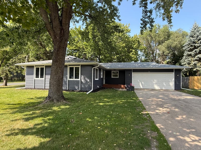 420 Livingston Ct, Northfield, MN 55057